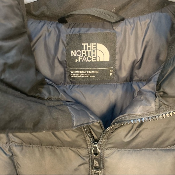 The North Face Quilted Goose Down Front Zipper Puffer Coat - Picture 3 of 13